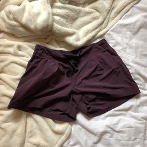 LULULEMON PURPLE SHORTS WIHT POCKETS